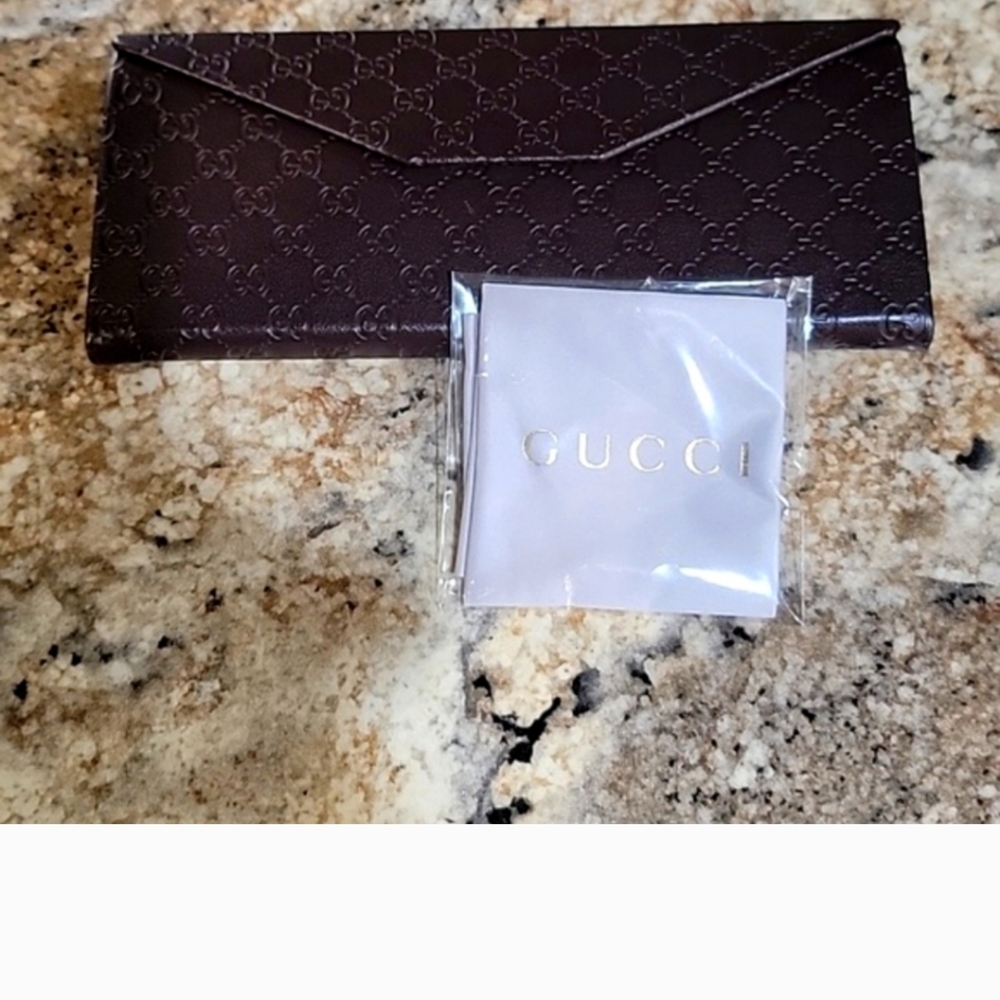 Gucci Brown Monogram Sunglasses Case - Picture 4 of 7